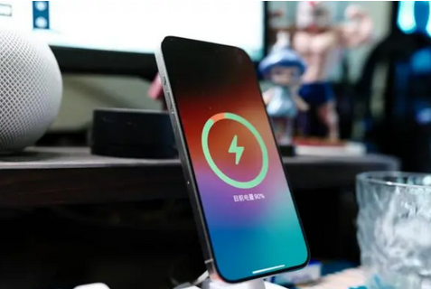 政和苹果15换屏服务分享用什么充电器给iPhone15充电更好 